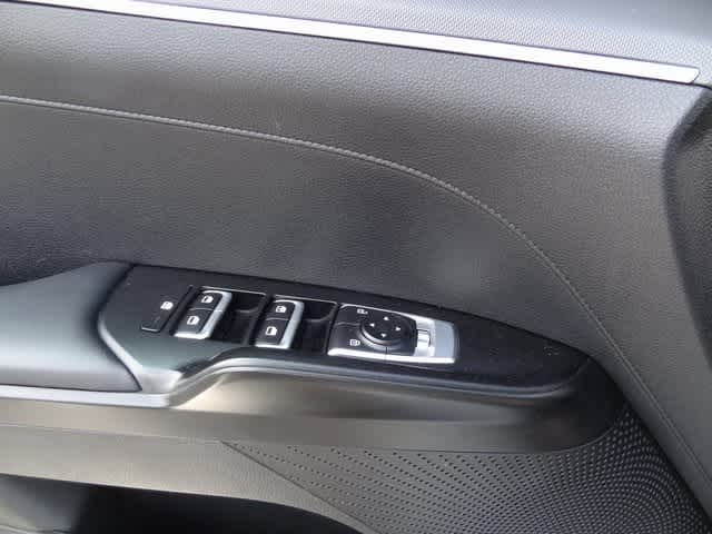 Thumbnail: 2023 Kia K5 - 10