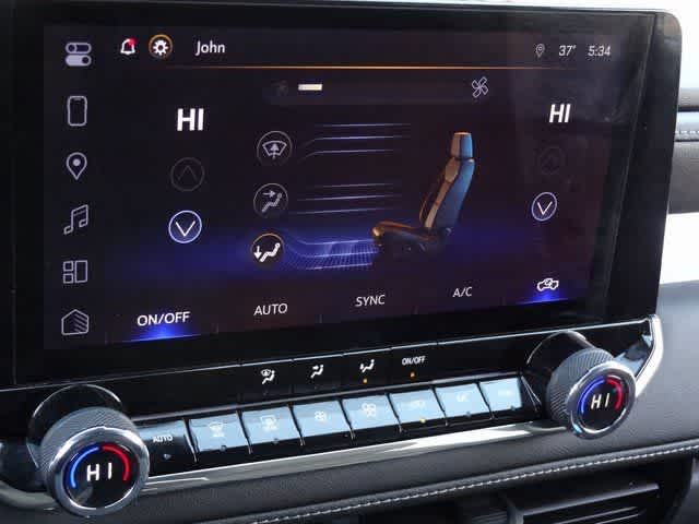 Thumbnail: 2024 Chevrolet Colorado - 21