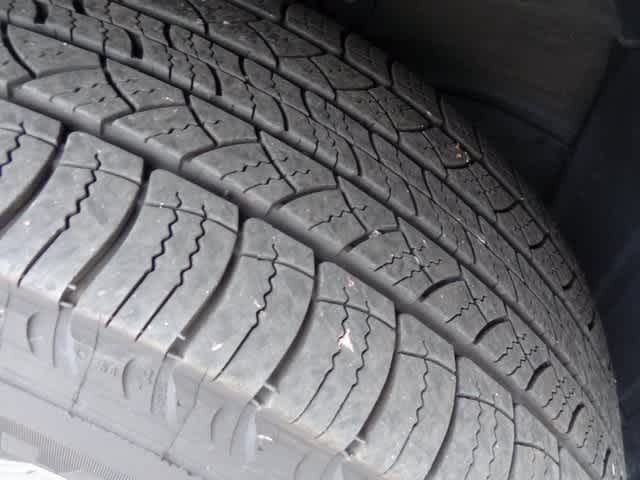 Thumbnail: 2019 Toyota Highlander - 15