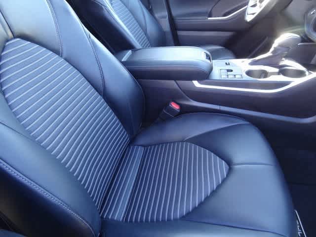 Thumbnail: 2023 Toyota Highlander - 24