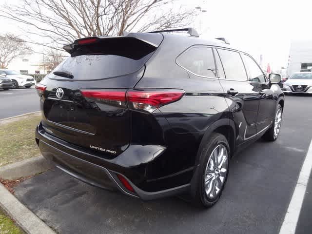 Thumbnail: 2023 Toyota Highlander - 4