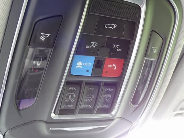 Thumbnail: 2023 Jeep Grand Cherokee - 38