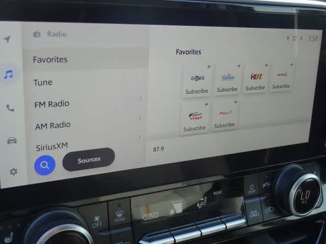 Thumbnail: 2023 Toyota Highlander - 30