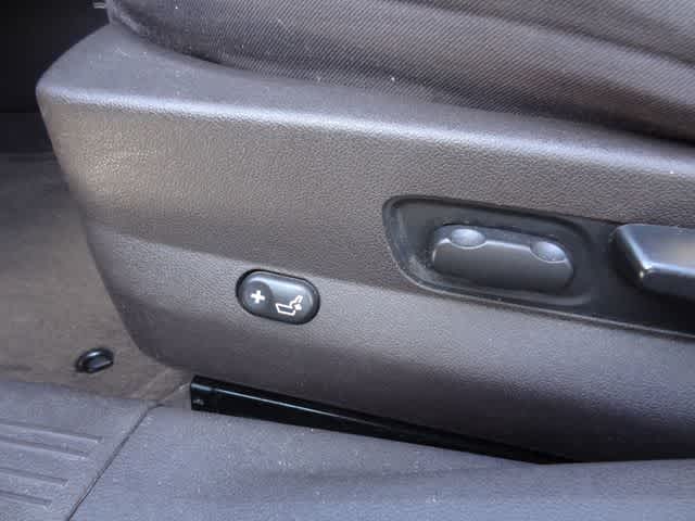 Thumbnail: 2012 Chevrolet Malibu - 16