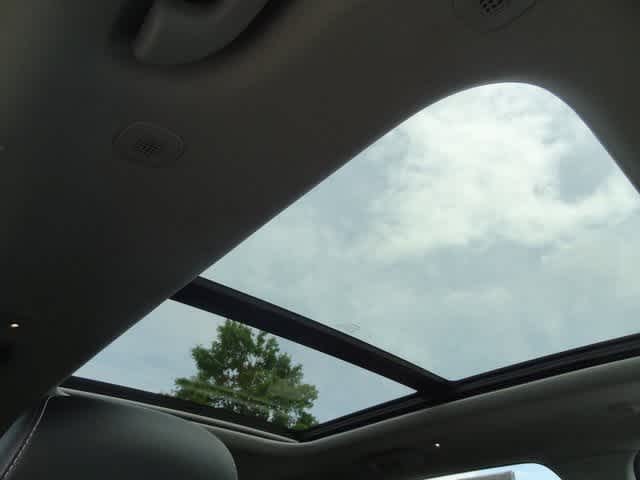 Thumbnail: 2023 Jeep Grand Cherokee - 17