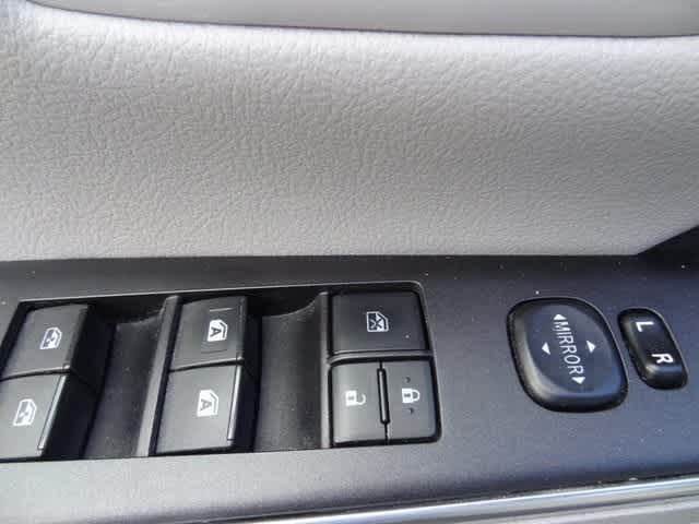 Thumbnail: 2016 Toyota Camry - 11