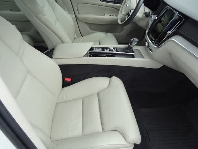 Thumbnail: 2021 Volvo S60 - 21
