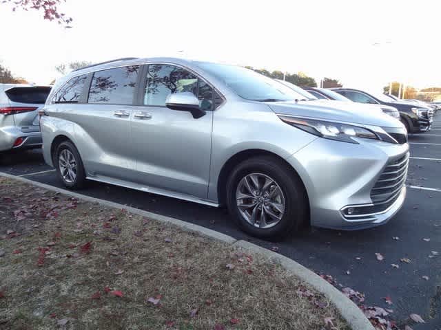 Thumbnail: 2024 Toyota Sienna - 4