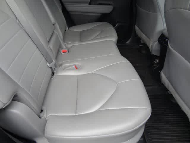 Thumbnail: 2023 Toyota Highlander - 12