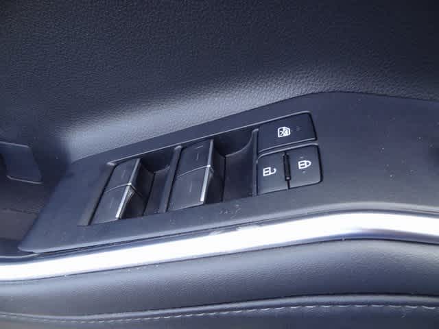 Thumbnail: 2022 Toyota Highlander - 23