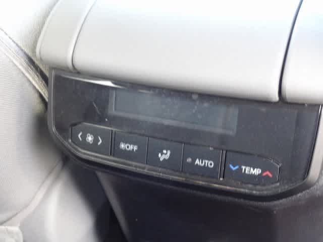 Thumbnail: 2023 Toyota Highlander - 26