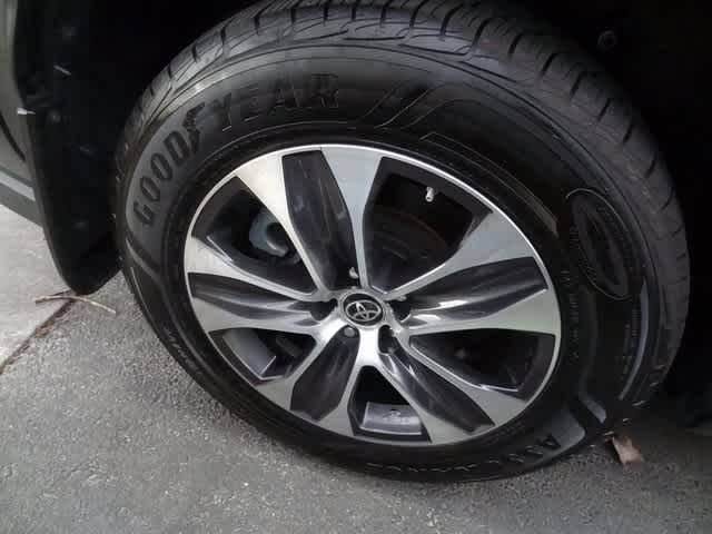 Thumbnail: 2023 Toyota Highlander - 11