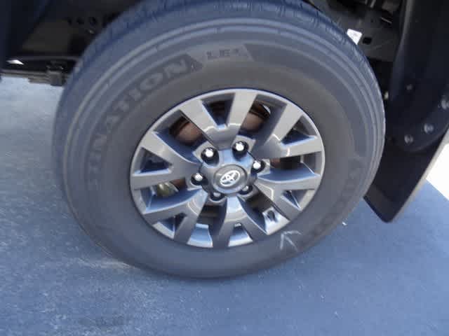 Thumbnail: 2022 Toyota Tacoma - 14