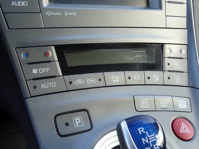 Thumbnail: 2015 Toyota Prius - 13