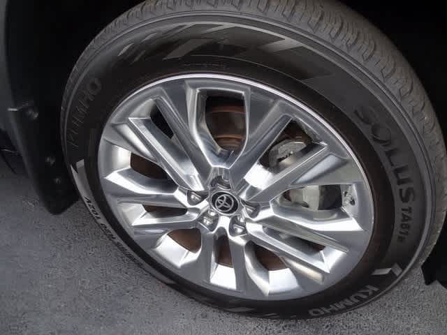 Thumbnail: 2023 Toyota Highlander - 14