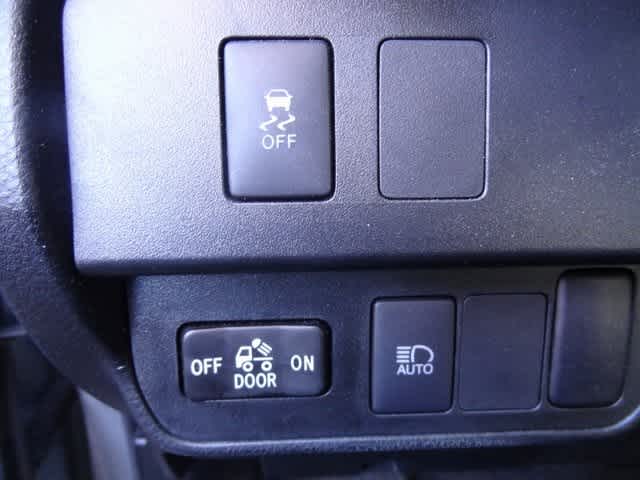 Thumbnail: 2022 Toyota Tacoma - 11