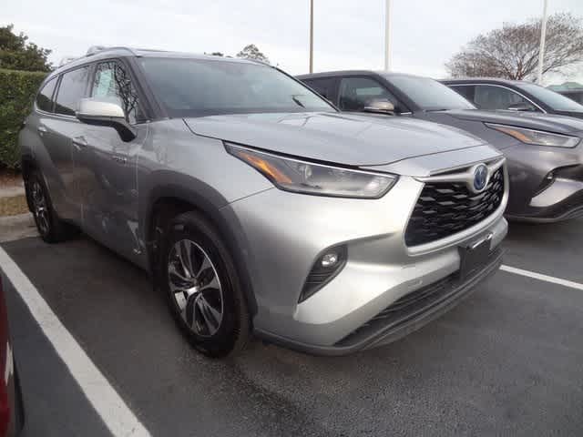 Thumbnail: 2021 Toyota Highlander - 2