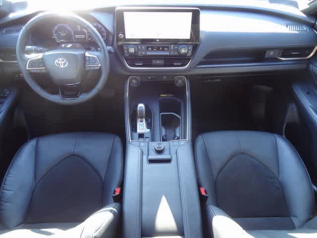 Thumbnail: 2024 Toyota Grand Highlander - 17