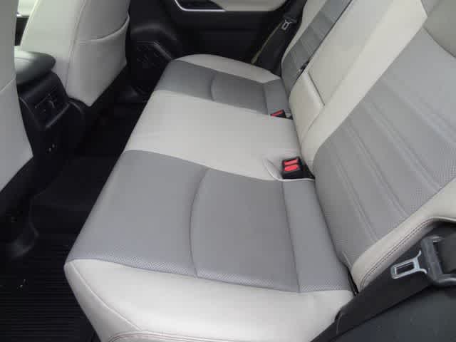 Thumbnail: 2021 Toyota RAV4 - 9