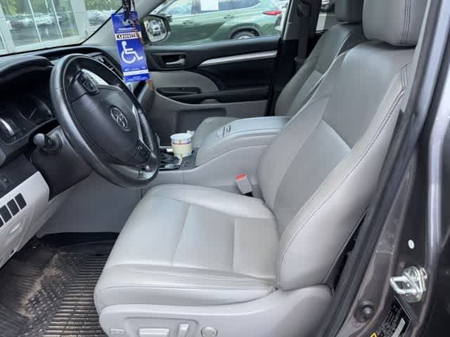 Thumbnail: 2018 Toyota Highlander - 5