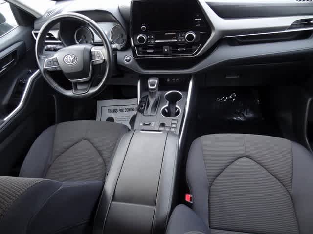 Thumbnail: 2023 Toyota Highlander - 21