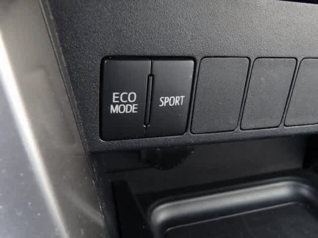 Thumbnail: 2017 Toyota RAV4 - 16