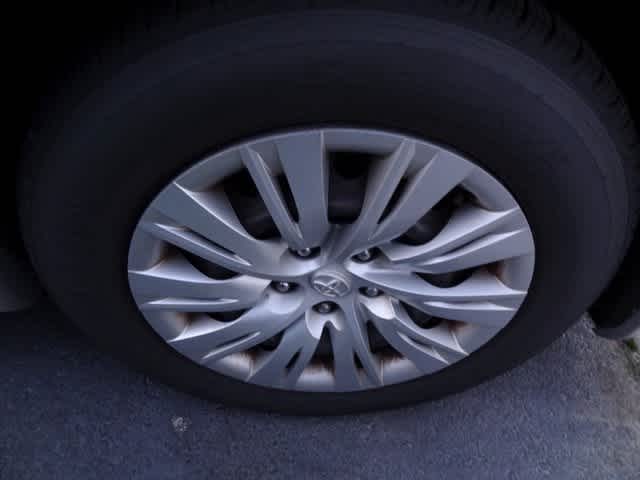 Thumbnail: 2012 Toyota Camry - 20