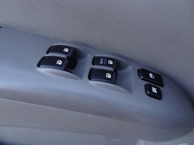 Thumbnail: 2012 Kia Sedona - 9