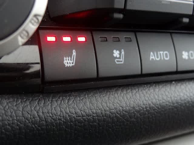 Thumbnail: 2023 Toyota Sequoia - 33