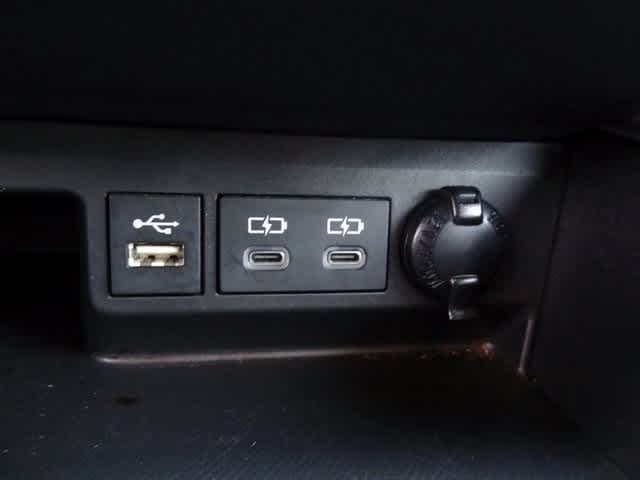 Thumbnail: 2023 Toyota Highlander - 10