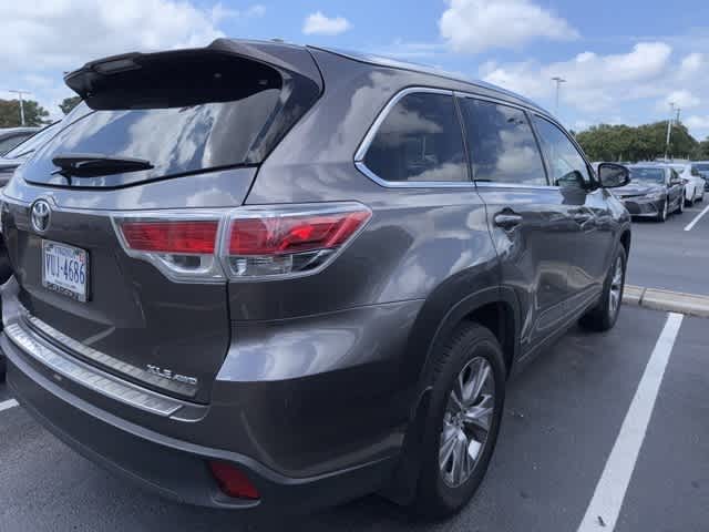 Thumbnail: 2014 Toyota Highlander - 3