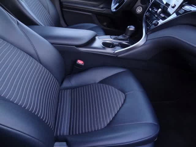 Thumbnail: 2021 Toyota Camry - 17