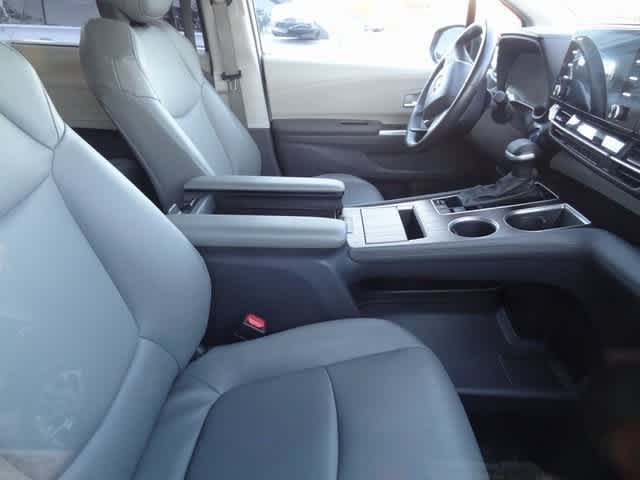 Thumbnail: 2024 Toyota Sienna - 14