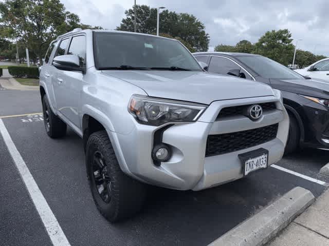Thumbnail: 2015 Toyota 4Runner - 3