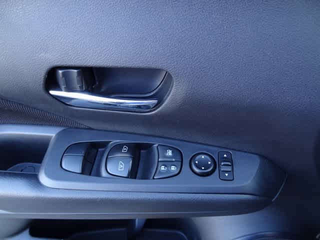 Thumbnail: 2023 Nissan Kicks - 14