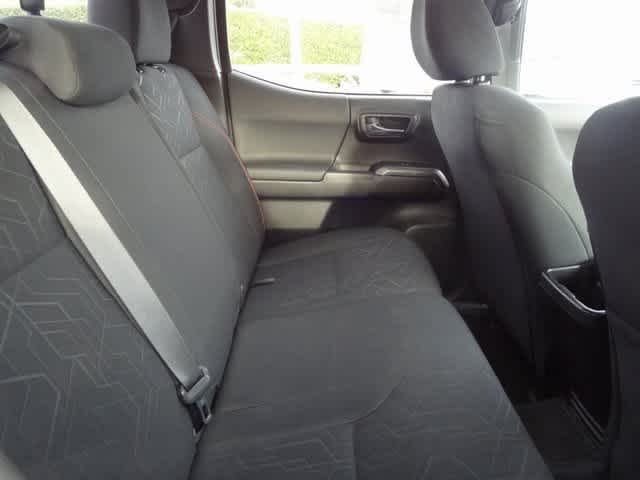 Thumbnail: 2016 Toyota Tacoma - 11