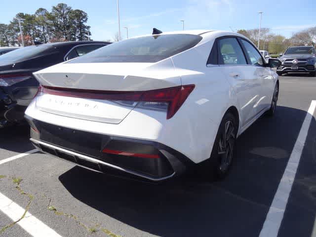 Thumbnail: 2025 Hyundai Elantra - 4