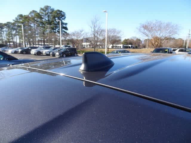 Thumbnail: 2023 Toyota Highlander - 20