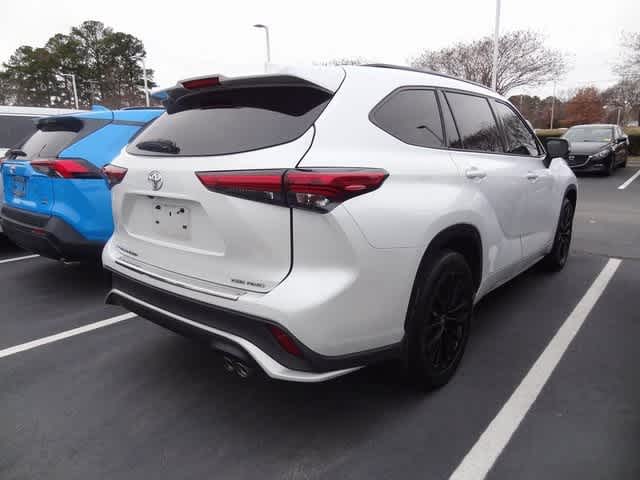 Thumbnail: 2023 Toyota Highlander - 4