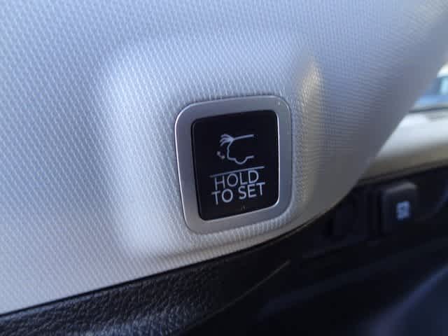 Thumbnail: 2023 Jeep Grand Cherokee - 10