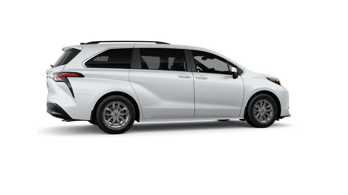 Thumbnail: 2026 Toyota Sienna - 11
