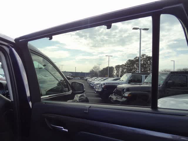 Thumbnail: 2022 Toyota Highlander - 20