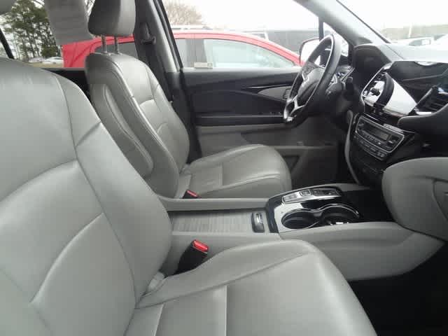 Thumbnail: 2019 Honda Pilot - 11