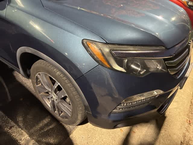 Thumbnail: 2017 Honda Pilot - 8