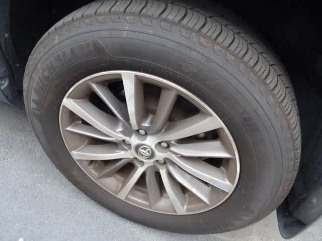 Thumbnail: 2019 Toyota Highlander - 12