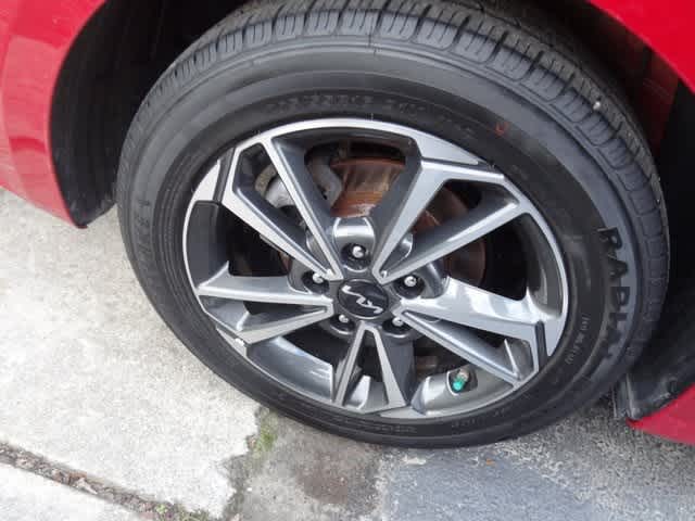 Thumbnail: 2023 Kia Forte - 22