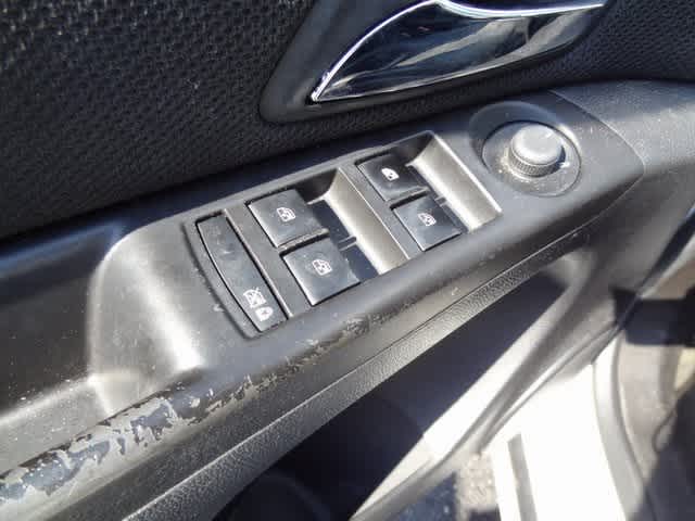 Thumbnail: 2013 Chevrolet Cruze - 8