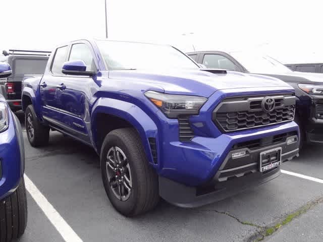 Thumbnail: 2024 Toyota Tacoma - 3