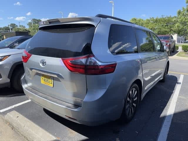Thumbnail: 2020 Toyota Sienna - 5