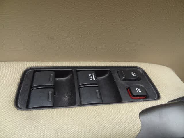 Thumbnail: 2010 Honda CR-V - 9